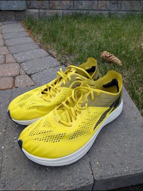 Altra Vanish Carbon Plate Running Shoes – Men’s 10.5 US – Never Worn